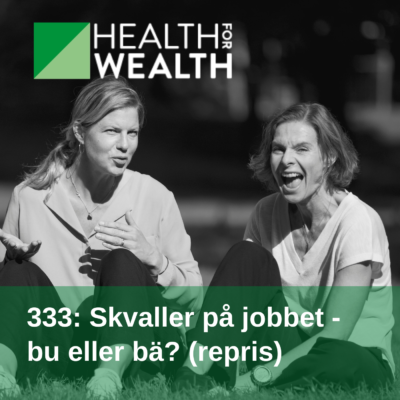 Två kvinnor sitter ner utomhus och samtalar - Health for wealth